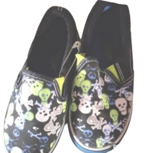 Boys 10 glow in dark skull sneaker slip ons